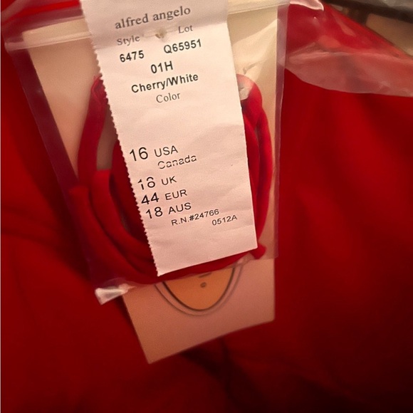 Dress - Picture 3 of 3